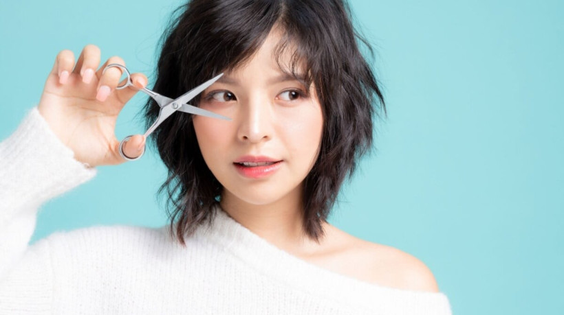 As franjas ajudam a mudar o visual sem mexer no comprimento do cabelo (Imagem: Pixpan_creative | Shutterstock)