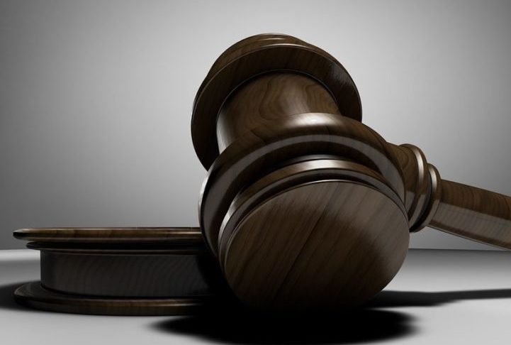 A Justiça Federal determinou o bloqueio de R$ 156 mil em verbas públicas para garantir o tratamento domiciliar de uma jovem que ficou com sequelas permanentes após cheirar pimenta em 2023.