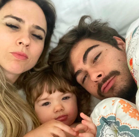 Desde 2017, Tatá vive um relacionamento com o ator Rafael Vitti, com quem tem uma filha, Clara Maria, nascida em outubro de 2019.