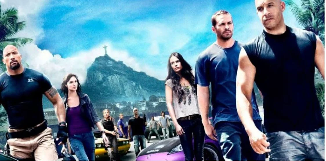 Velozes e Furiosos número 10 (2023) - A cidade do Rio volta a ser um cenário crucial.  A trama inclui uma corrida em locais icônicos da cidade, como Ipanema e Copacabana, embora algumas cenas tenham sido recriadas digitalmente para combinar diferentes paisagens em um único plano.  