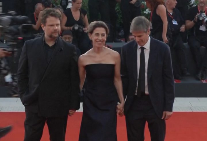 O filme conta com um elenco de peso. Além das duas Fernandas, Selton Mello, Marjore Estiano, Humberto Carrão e Dan Stulbach também estrelam o longa.