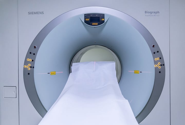 Em outro experimento, 32 voluntários foram submetidos a exames de ressonância magnética enquanto ouviam os sons dos apitos e outros ruídos.