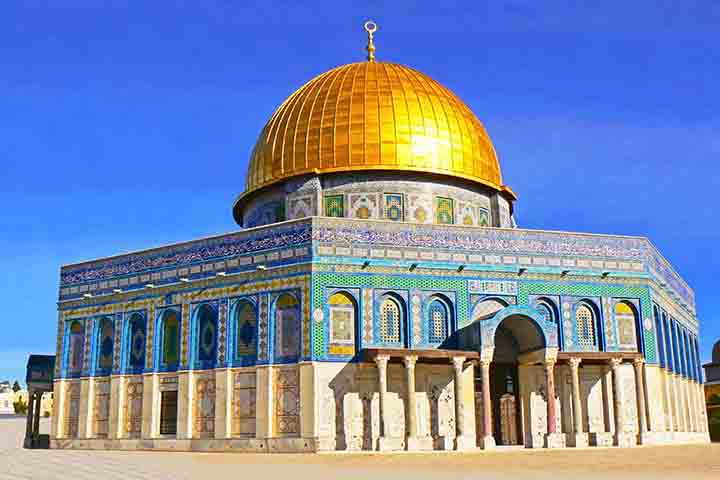 No mundo islâmico, são usados para criar ornamentos complexos, refletindo a riqueza cultural. 