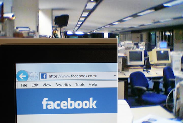 Em Montana, nos EUA, um homem invadiu a redação de um jornal para conferir mensagens no seu Facebook. 