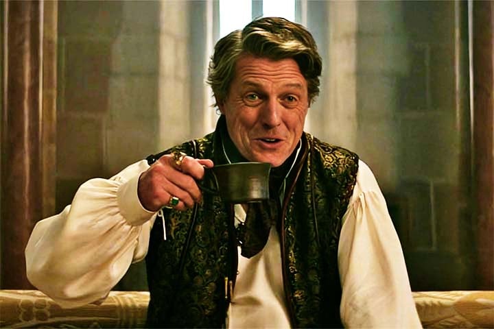 Em 1995, quando seu nome já estava estabelecido no cinema, Grant ganhou as manchetes dos tablóides ingleses ao ser preso em Hollywood por conduta indecente em local público com a garota de programa Divine Brown. Na época, ele namorava a atriz Elizabeth Hurley, com quem manteve-se unido até 2001. 
