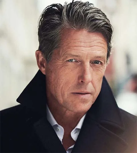 Com direção de Mike Newell, a comédia romântica “Quatro Casamentos e um Funeral” foi indicada ao Oscar de Melhor filme e Melhor Roteiro Original e rendeu a Hugh Grant o Globo de Ouro de Melhor Ator em Comédia ou Musical. 
