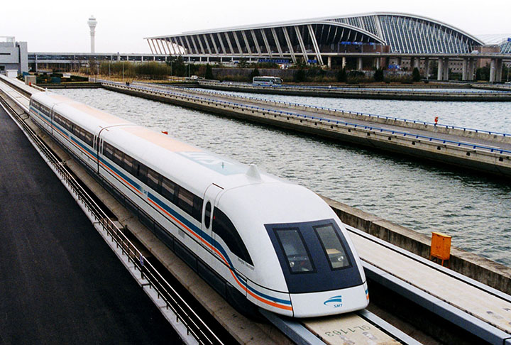 Com tecnologia alemã, o Maglev está em operação há mais de 10 anos na China.