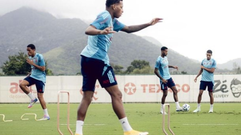 Atleta se recupera de edema ósseo no joelho e apesar de ter ficado de fora dos últimos sete jogos do Rubro-Negro, estará na lista de Beccacece