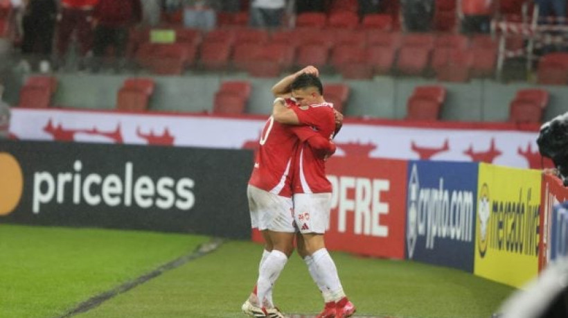 Atacante comemora retorno com gol da vitória e meia destaca inteligência do time na virada sobre o Bahia