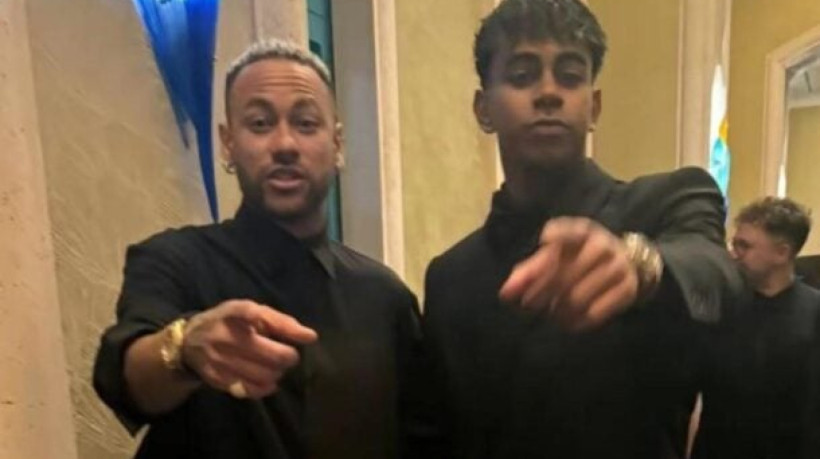 Destaque no Barcelona, jovem jogador já comentou várias vezes que brasileiro é seu ídolo de infância