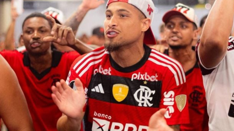 Volante do Wolverhampton acompanha jogo no Setor Norte, enquanto Vini Jr, Paquetá, Rodinei e Alexsandro aparecem em camarotes do estádio