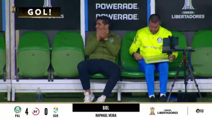 Raphael Veiga bate falta no capricho e marca mais um para Palmeiras