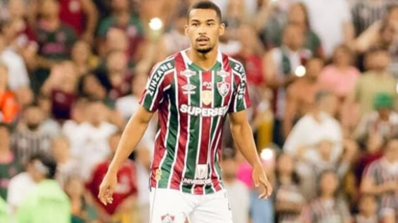 Indicado por Mano Menezes, volante está fora dos planos do técnico Renato Gaúcho e caminha para deixar o Tricolor no meio do ano