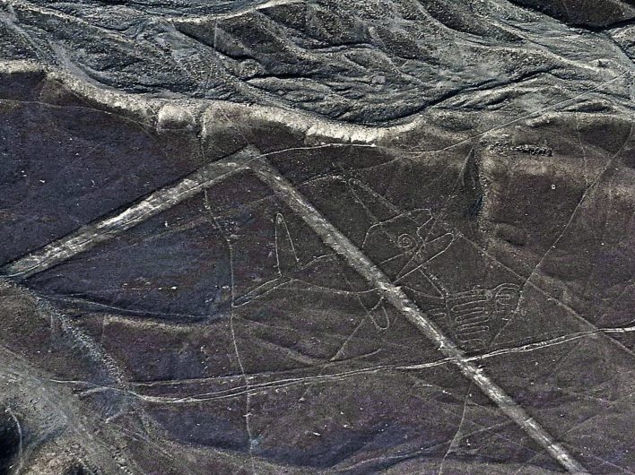 As Linhas de Nazca, no Peru, são figuras milenares criadas pelo povo Nazca entre 500 a.C. e 500 d.C., que intrigam pesquisadores há décadas. 