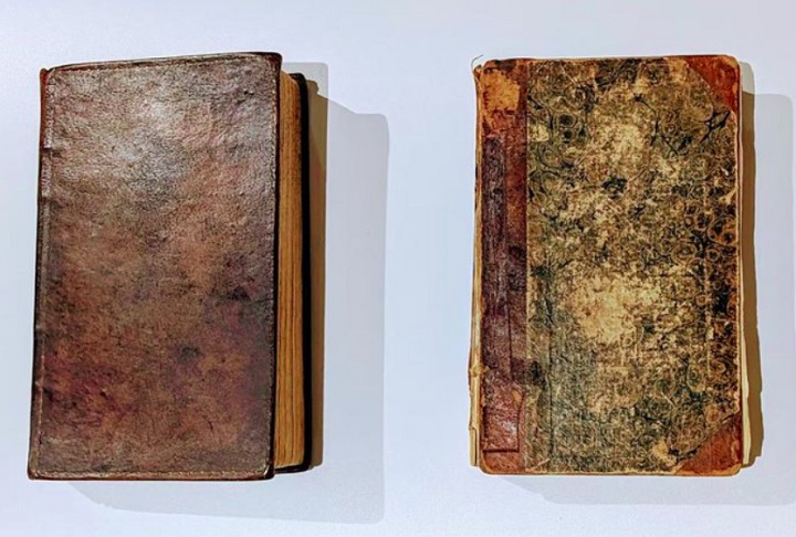 Além da primeira edição (em exibição desde 1933), uma segunda cópia foi recentemente descoberta, também contendo restos da pele de Corder na encadernação.