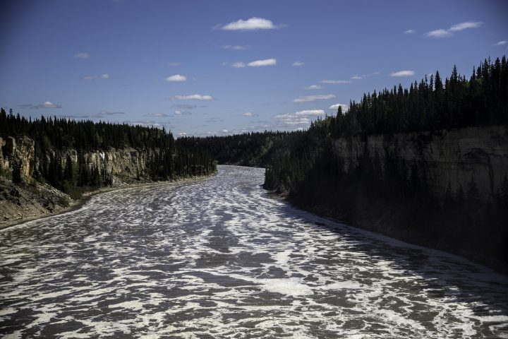 O curioso é que o Echimamish corre em duas direções, dependendo das condições sazonais, o que é um fenômeno raro. Essa característica o tornava ainda mais estratégico para o transporte. 
