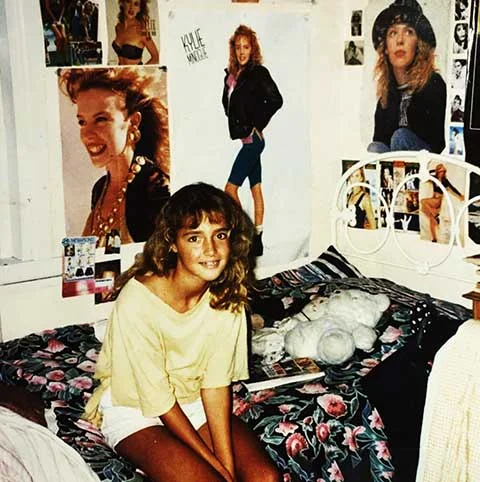 Com quase 40 anos de carreira, ela lançou 17 álbuns e já vendeu mais de 80 milhões de discos mundialmente. 
