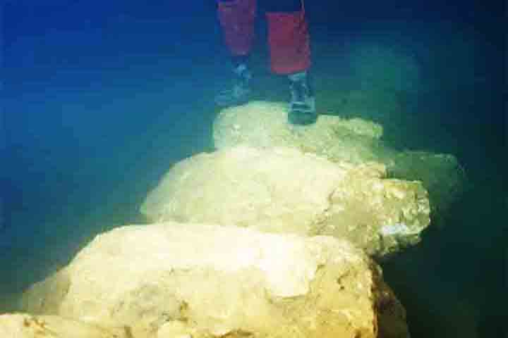 Habitantes mais antigos - Estudos em uma ponte de pedra submersa em caverna na ilha de Maiorca, no Mediterrâneo, revelaram que os humanos viveram ali em época anterior ao que se supunha
