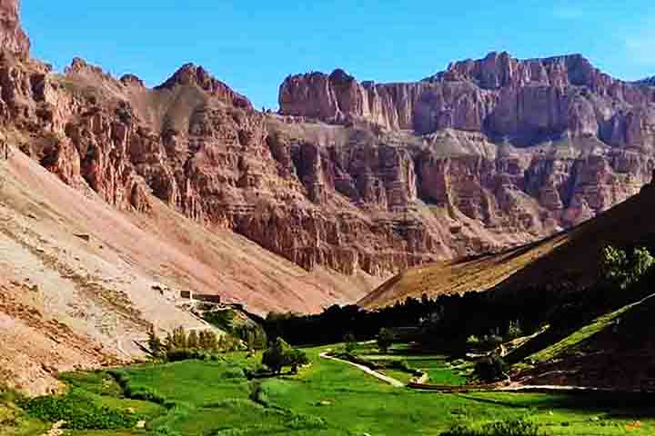 Encontro de espécies - Pesquisa divulgada na revista “Nature” apontou o local onde os Homo sapiens teriam se encontrado com os Neandertais. Trata-se da Cordilheira de Zagros, onde hoje fica a fronteira entre o Irã e o Iraque. Os cientistas já sabiam que os grupos haviam se encontrado em algum momento da história, porém não havia ainda um forte indício da localização.
