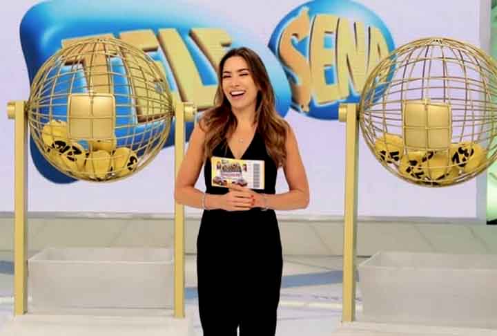 Nascida em São Paulo no dia 4 de outubro de 1977, Patrícia Abravanel estudou administração e comunicação nos Estados Unidos. A empresária iniciou sua atuação na TV em 2011, quando apresentou o especial Festival SBT 30 anos.