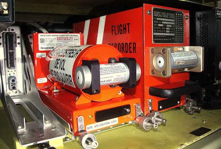 Elas são cruciais para melhorar a segurança da aviação, pois fornecem informações detalhadas sobre o que ocorreu antes e durante um acidente. Isso permite aos investigadores identificar falhas técnicas, erros humanos ou problemas de comunicação e implementar medidas corretivas.