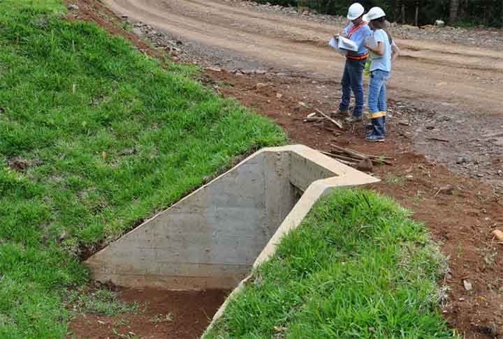 A malha rodoviária brasileira tem mais de 90 mil quilômetros. Cerca de 500 ‘passagens de fauna’ foram construídas em pouco mais de 5 mil quilômetros, nos últimos quatro anos. Trata-se de um avanço ainda pequeno, correspondendo a apenas 6% das estradas brasileiras. 