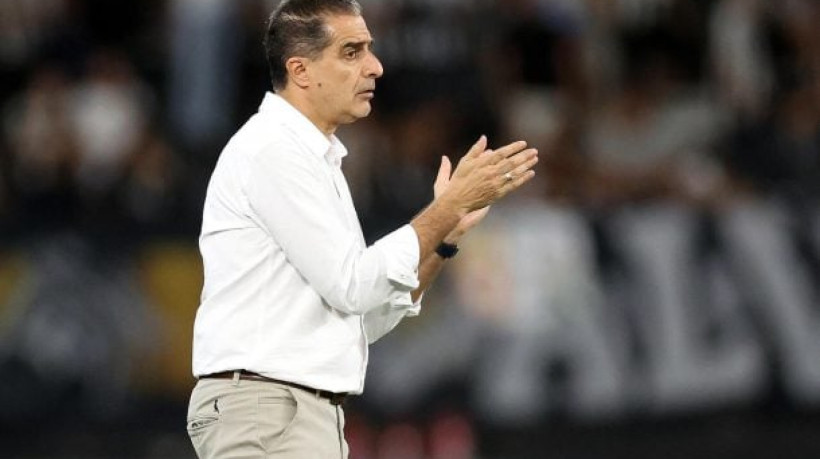 Técnico descarta astro português. Glorioso tem três reforços encaminhados para os próximos dias. Saiba mais!