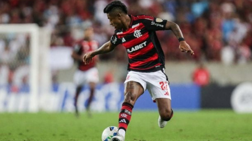 Atacante do Flamengo nega fraude e tenta anular processo; julgamento ainda não tem data definida pelo tribunal