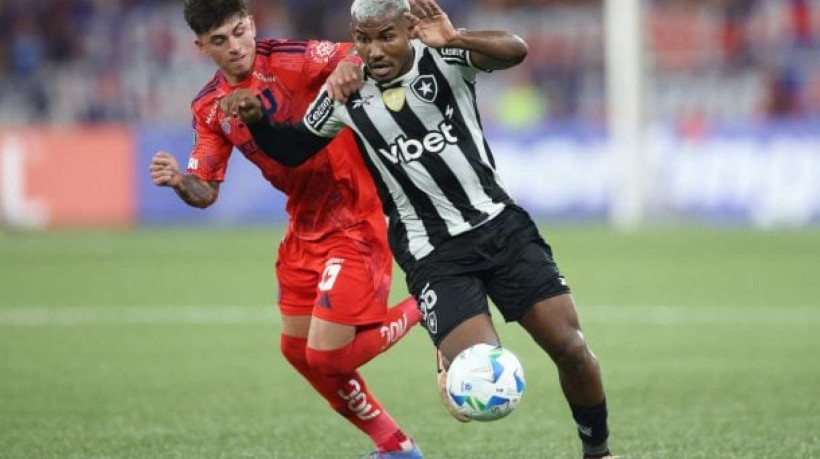Jogador explica que vem com uma dor na lombar e atuou no sacrifício diante da Universidad de Chile, no Nilton Santos, pela Libertadores