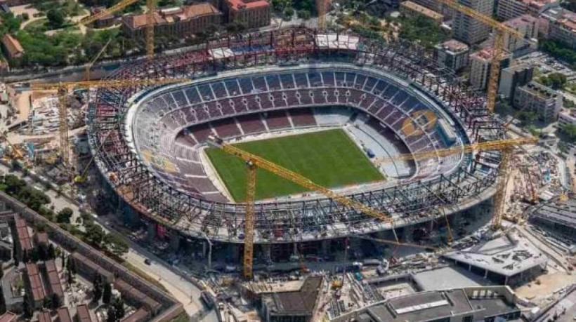 Obras de revitalização do estádio, que tiveram início em 2023, sofrem com atrasos por inúmeros fatores e só devem terminar em 2026