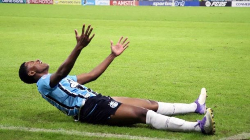 Tricolor pressiona durante os 90 minutos, mas saldo de gols inferior ao do Godoy Cruz obriga time a disputar os playoffs