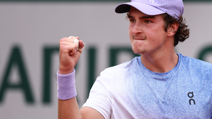 Tenista brasileiro João Fonseca levou a melhor na segunda rodada da Roland Garros