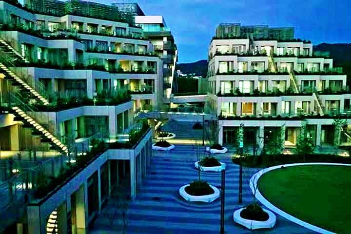 O projeto demandou um investimento de aproximadamente US$ 10 bilhões (cerca de R$ 56 bilhões na cotação atual). 