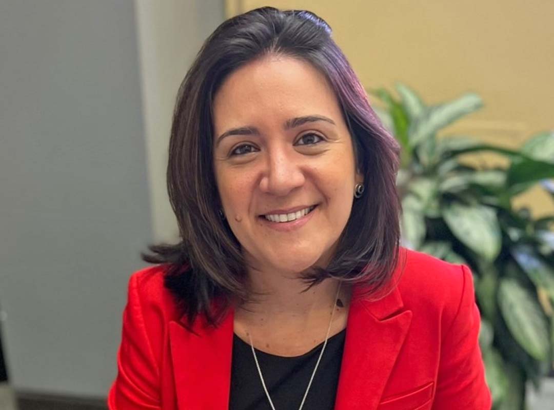 Kamilla Vasconcelos Savasini, coordenadora do Laboratório de Tecnologia de Pavimentação da Escola Politécnica da USP, cita fatores que vão além da qualidade para a produção de vias esburacadas, cenário muito comum no cotidiano dos brasileiros.