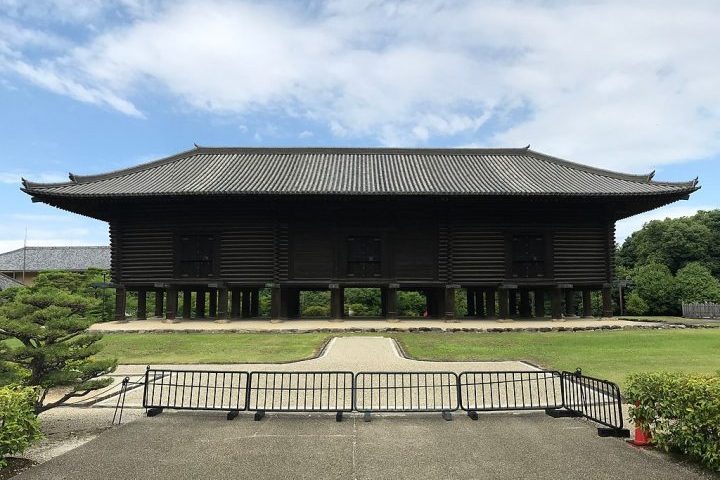 Guardada no famoso Tesouro Shosoin, localizado na antiga cidade de Nara, a criatura teria sido descoberta em 1429 por Yoshinori Ashikaga, um xogum japonês.