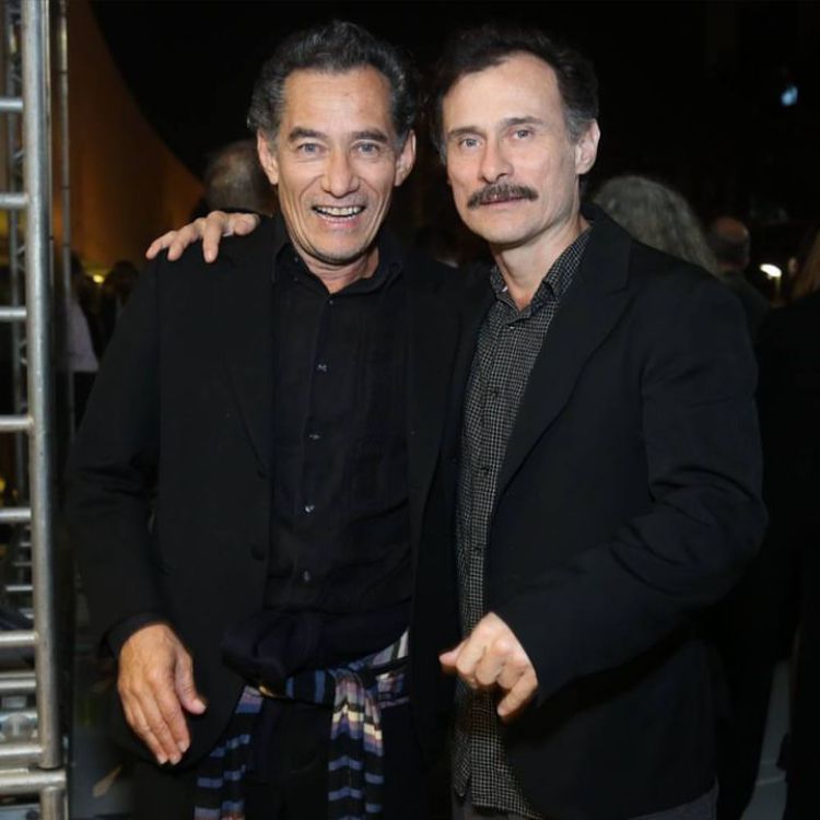 Chico e Enrique Diáz - Nenhum dos dois atores é brasileiro. Chico nasceu na Cidade do México e Enrique é natural de Lima, no Peru. Enrique se destacou em 2022 na refilmagem de “Pantanal” e em “Mar do Sertão. 