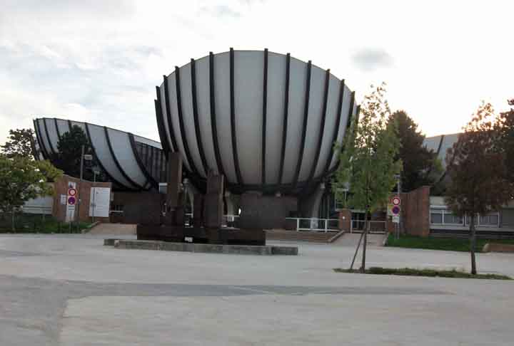 Um professor de bioquímica de alimentos na Universidade de Reims, localizada na região de champanhe, na França, analisou amostras de três das garrafas.