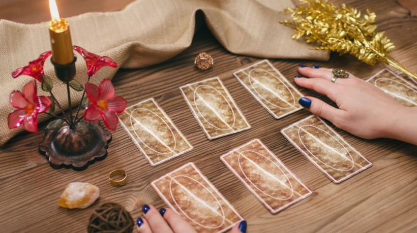 O baralho cigano indica que junho será um mês de aprendizados (Imagem: n_defender | Shutterstock)