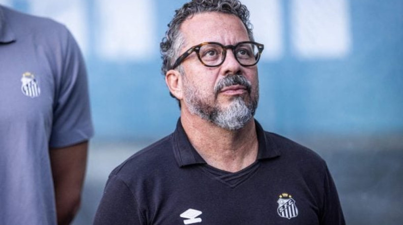 Atual treinador tem o mesmo número de vitórias, empates e derrotas, além de uma eliminação na Copa do Brasil