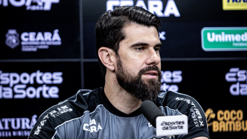 Fernando Miguel, goleiro do Ceará, durante coletiva em Porangabuçu