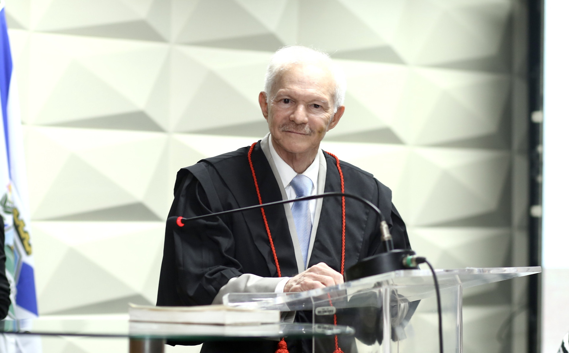 O desembargador Emanuel Leite Albuquerque assume como vice-presidente e corregedor do TRE-CE durante o bi&ecirc;nio 2025-2027