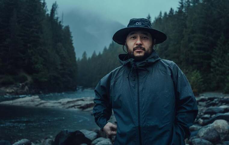 O elenco da nova versão de “Street Fighter” terá ainda Roman Reigns, Noah Centineo e Andrew Koji. A direção do filme será do nipo-americano Kitao Sakurai (foto), com roteiro de Dalan Musson. 
