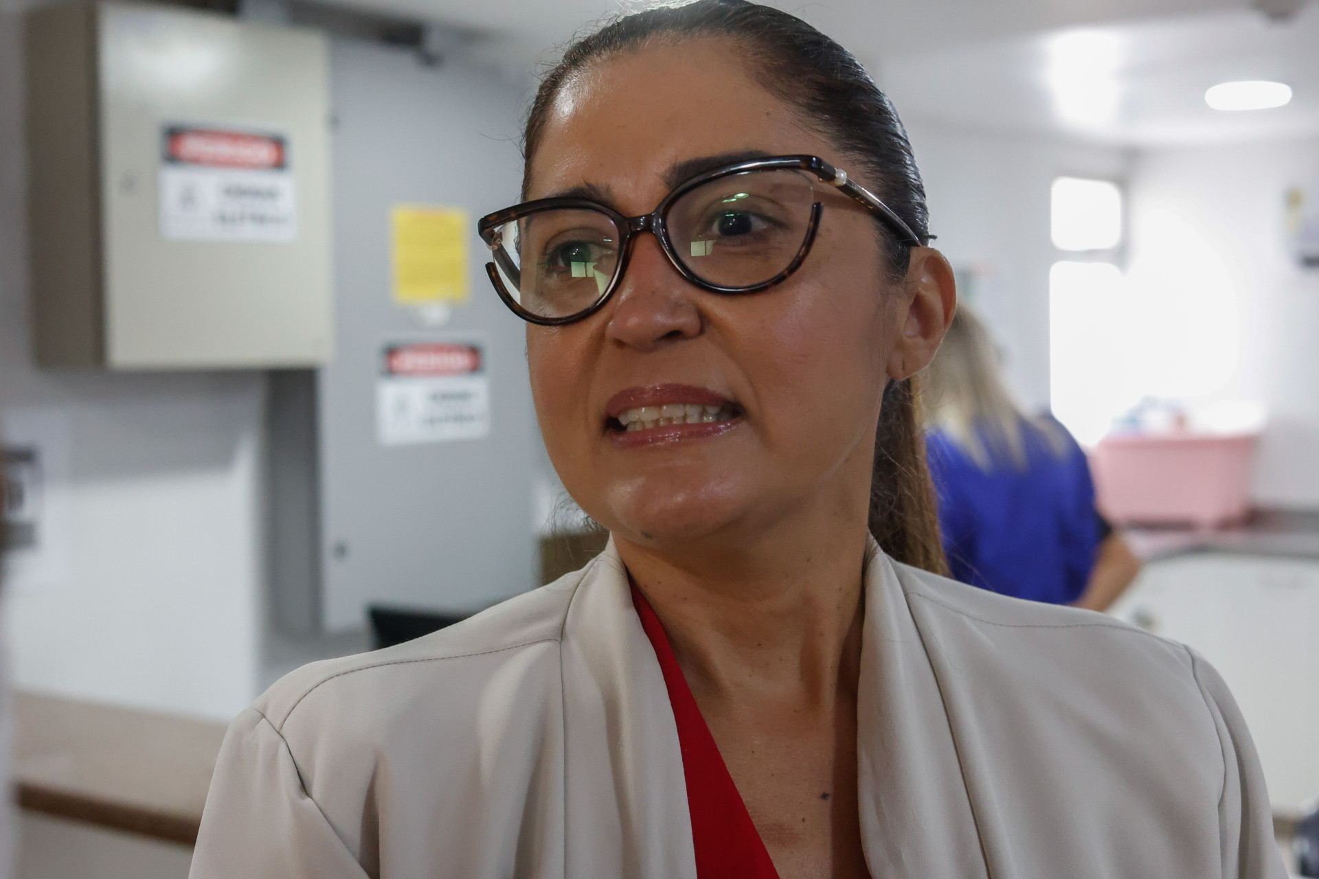  Ana Cristina Matos, Diretora Administrativa do Luis Fran&ccedil;a. Mickey e Minnie visitam crian&ccedil;as internadas em hospital particular