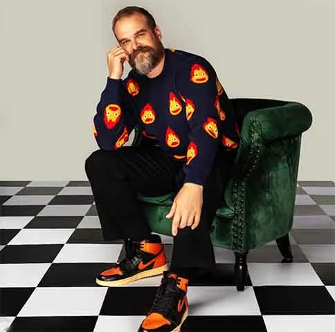 O divórcio foi cercado de muita polêmica, com rumores de que a popstar descobriu traições de Harbour com a utilização de aplicativos de relacionamento. 

