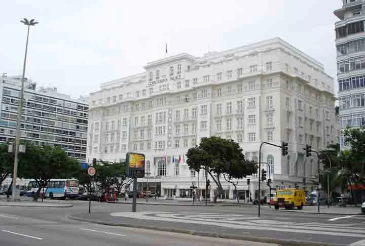 Gire assinou outros edifícios célebres do Rio de Janeiro, como o Hotel Glória, o Copacabana Palace Hotel (foto) e o Palácio das Laranjeiras. 
