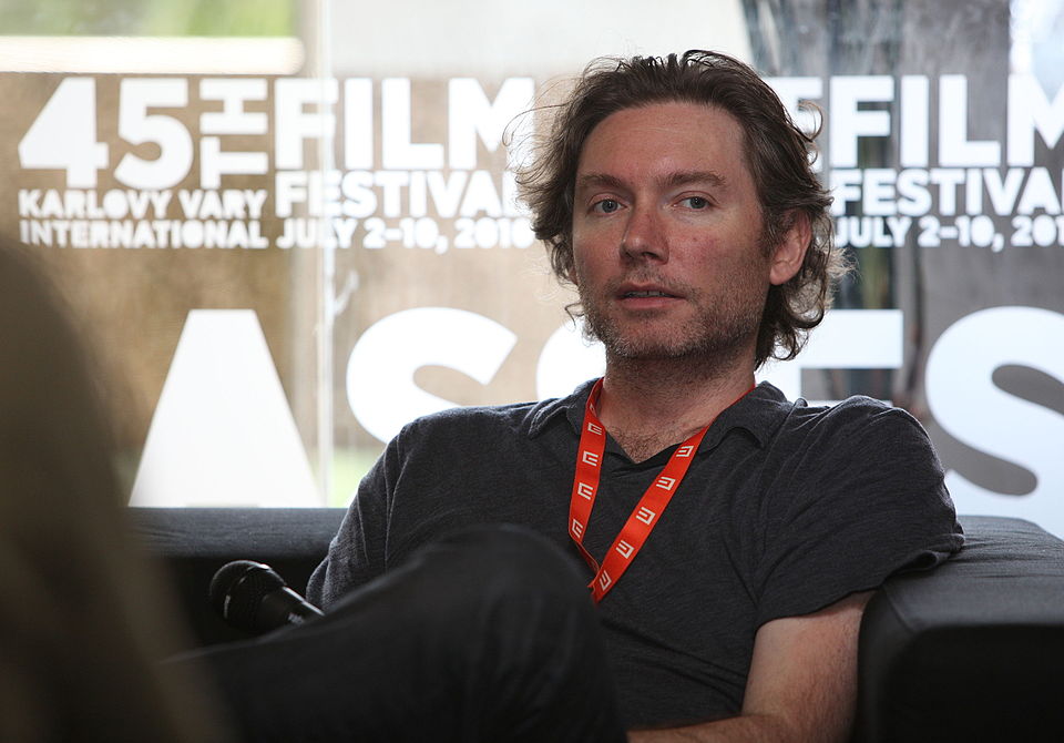 “The Runner é o novo filme de ação do britânico Kevin Macdonald, diretor premiado por produções como “O Último Rei da Escócia” e “Munique 1972: Um Dia em Setembro”. 

