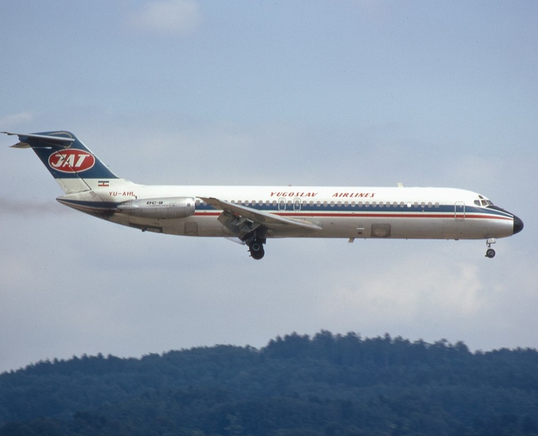 A explosão fez com que o jato McDonnell Douglas DC-9 (igual ao da foto), se desintegrasse em voo.