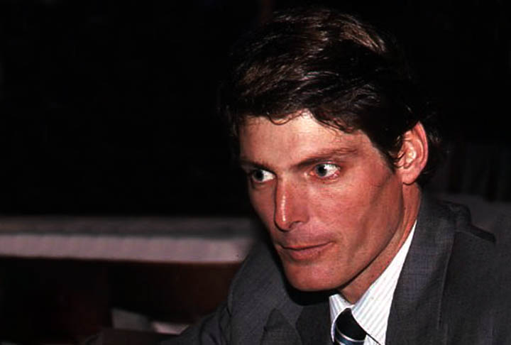 “Super/Man: A História de Christopher Reeve” pode ser visto na Max, Amazon Prime Vídeo e Google Play. Os fãs do ator respiram fundo antes de ver a obra que mostra a trajetória dramática do homem que encantou no telão e viu sua vida virar de cabeça para baixo.