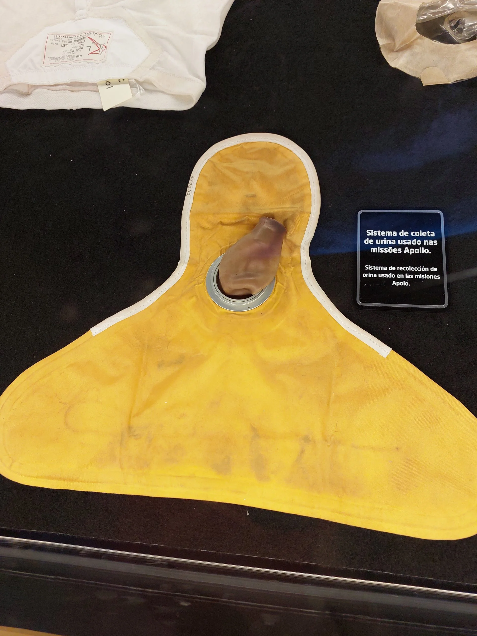 Quem se interessa por detalhes e curiosidades sobre as missões fica sabendo, por exemplo, como é o sistema de coleta de urina nas expedições espaciais. 