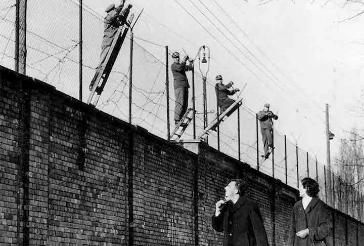 Nos anos seguintes, houve casos de pessoas que conseguiram driblar a barreira das mais diversas formas e entrar na Alemanha Ocidental. 
